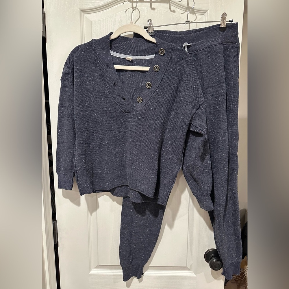 Navy knit set